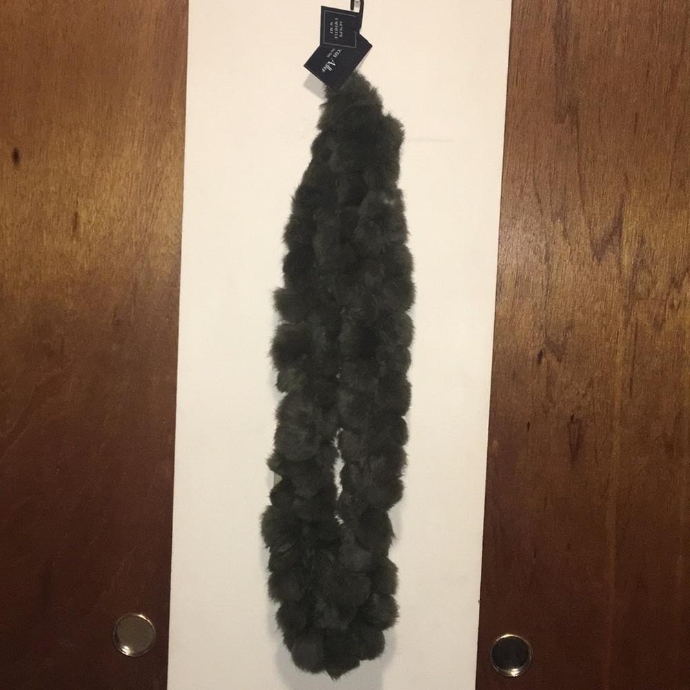 💚NWT Marcus Adler Rabbit Fur Infinity Scarf - Picture 7 of 9